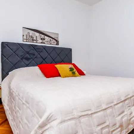 Tonka Apartment