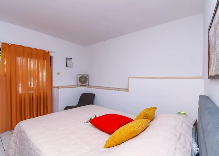 Tonka Apartament *